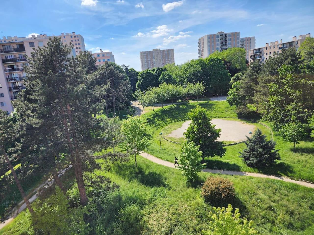 Grand Appartement 3 Chambres Disney - Paris - 82M2 Neuilly-sur-Marne Exterior foto